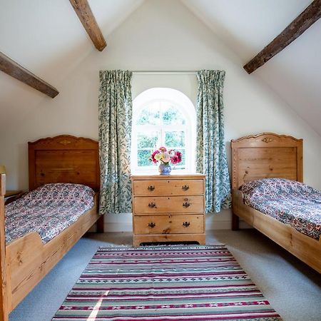 Temple Guiting Cottage Exterior photo
