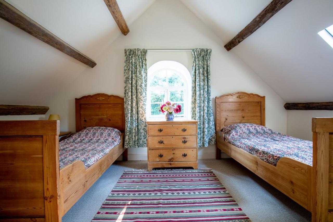 Temple Guiting Cottage Exterior photo
